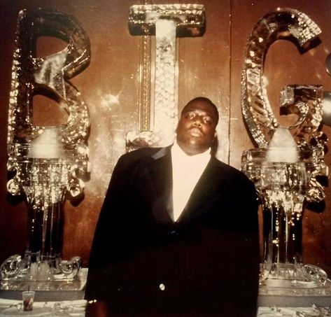 Follow @fuckyeahthenotoriousbig and get more of the good stuff by joining Tumblr today. Dive in! Biggie Smalls Quotes, Notorious Biggie, On Air Radio, Tupac And Biggie, Tattoo Hip, Hip Hop Classics, Rap Wallpaper, Biggie Smalls, Notorious Big