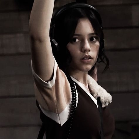 jenna ortega as lorraine day in x (2022) icon mine give creds to (chainsaaws) Lorraine Day, X 2022, Bed Scene, X Movies, Halloween Movies, Funny Movies, Jenna Ortega, Fav Celebs, Movie Scenes