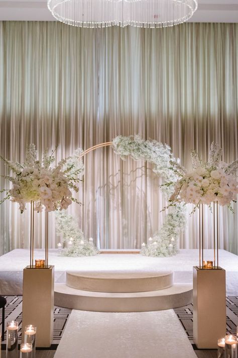 A Chicago Wedding With Ethiopian and American Traditions Minimalist Centerpiece, Chicago Hotel, Langham Hotel, Neutral Wedding Colors, Glass Votives, Chicago Hotels, Black Cushions, White Texture, Chicago Wedding