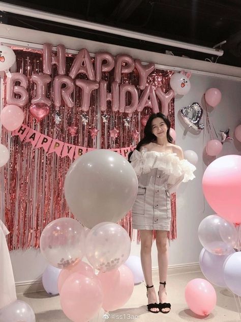 Light Pink Birthday Party Aesthetic, Home Birthday Decorations, Pink Birthday Theme, Pink Birthday Decorations, 18th Birthday Decorations, 17th Birthday Ideas, 16th Birthday Decorations, Girls Birthday Party Themes, Simple Birthday Decorations