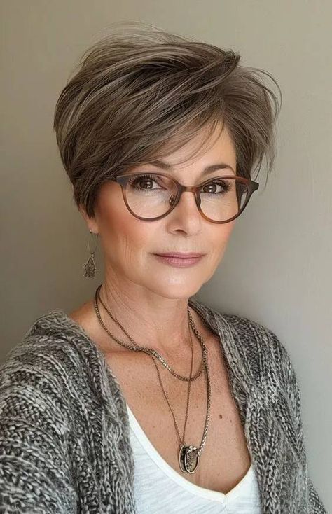 Older Short Hairstyles Over 50, Short Hairstyles Over 50, Hairstyles For Women Over 50, Hairstyles Over 50, Women Over 50, Pure Beauty, Hairstyles For Women, Short Hair Cuts For Women, Short Hairstyles For Women