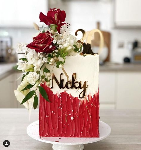 Red Buttercream, Best Cake Ideas, Celebration Desserts, Ideas For Engagement, Cube Cake, Confirmation Cakes, Single Tier Cake, Tiered Cake Design, Chocolate Cake Designs