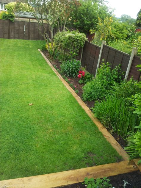 Our garden now with railway sleepers, really pleased — BBC Gardeners' World Magazine Wooden Garden Edging, Sleepers In Garden, Garden Landscaping Diy, Back Garden Design, Have Inspiration, Outdoor Gardens Design, Backyard Garden Design, Vegetable Garden Design, Garden Edging