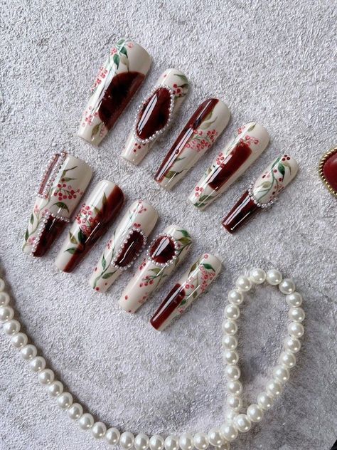 Baroque Nail Art, Chanel Nails Design, Nails Vintage, Chanel Nails, Spring Acrylic Nails, Asian Nails, Vintage Nails, Stylish Nails Designs, Edgy Nails