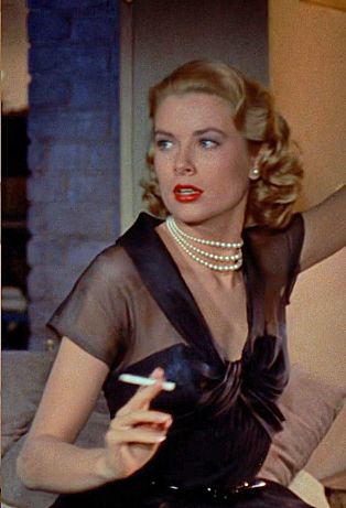 Grace Kelly Red Carpet, Grace Kelly Nightgown, Grace Kelly To Catch A Thief Blue Dress, Grace Kelly White Dress To Catch A Thief, Grace Kelly 1955 Oscars, Old Hollywood Aesthetic, Grace Kelly Style, Princess Grace Kelly, Princess Grace