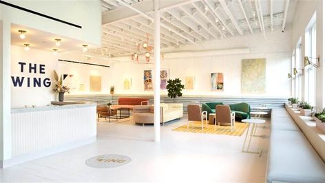 Women-focused coworking spaces cater to working moms Beauty Office, Style Californien, Coworking Space Design, Soho Loft, Shared Office Space, New York Loft, Co Working Space, Office Inspo, Working Space