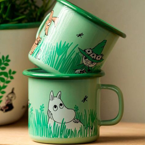 A Moomin You will Love Cup – Durable, lightweight, functional and dishwasher safe, ideal for children and adults
Mumins design: Original artwork from Mumins. Great Mum Gift For A Mum Fan
High quality: A completely rounded edge for more comfortable use and a double enamel coating from the Finnish design brand Moomin Mugs, Traditional Table Setting, Moomin Shop, Relaxing Summer, Organic Kids Clothes, Tove Jansson, Recycle Bag, Traditional Table, Candle Tree