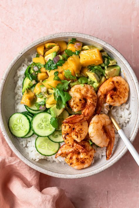 Prawn & Rice Bowls with Mango & Avocado Salsa - a Summery affair Prawn Rice Bowl, Prawn Bowl, Prawns And Rice, Coconut Rice And Mango, Prawn Rice, Uni Meals, Honey Garlic Shrimp, Mango Avocado Salsa, Mango Avocado