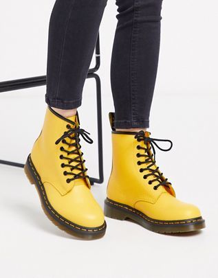 Dr Martens Shoes Women, Yellow Dr Martens, Doc Martens Shoes, Dr Martens Outfit, Flat Ankle Boots, Yellow Boots, Dr Martens Boots, Ankle Boots Flat, Punk Outfits