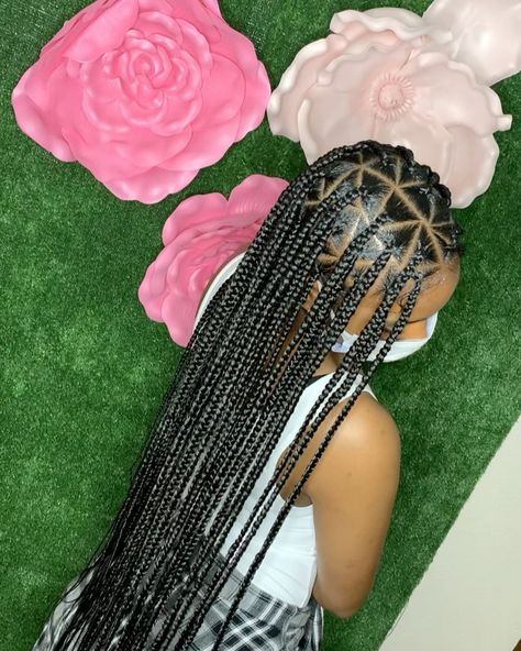 Knotless Box Braids Big Triangle Part, Knotless Braids With Triangles, Large Knotless Braids Triangle Parts, Medium Knotless Braids Triangle Parts, Medium Triangle Part Knotless Braids, Triangle Boho Knotless Braids, Large Triangle Knotless Braids, Knotless Triangle Braids, Knotless Braids Triangle Parts