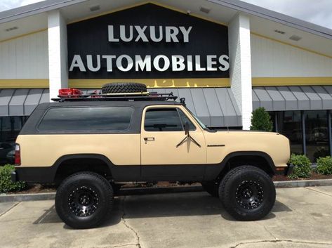 This 1978 Dodge Ramcharger is listed on Carsforsale.com® for $17,995 in Houma, LA Rough Country lift KMC wheels Gobi roof rack Yokohama 37" tires Dodge Suv, Power Wagon For Sale, Dodge Pickup Trucks, Dodge Ramcharger, Dodge Pickup, Dodge Truck, Dodge Power Wagon, Dodge Trucks Ram, Old Pickup Trucks