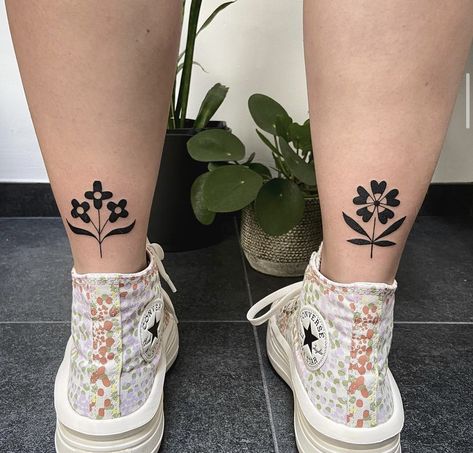 Funky Tattoos, Handpoke Tattoo, Dope Tattoos, Simplistic Tattoos, Skin Art, Blackwork Tattoo, Piercing Tattoo, Mini Tattoos, Pretty Tattoos