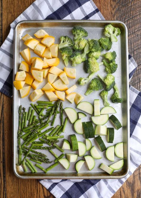 Vegetables To Roast, Asparagus And Broccoli, Oven Baked Asparagus, Best Roasted Vegetables, Grilled Broccoli, Broccoli Dishes, Oven Roasted Asparagus, Roast Zucchini, Baked Carrots