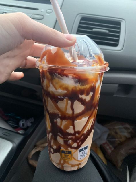 Coffee From Mcdonalds, Frappe Mcdonalds, Mcdonalds Caramel Frappe Recipe, Mcdonalds Caramel Frappe, Caramel Frappe Recipe, Mcdonalds Coffee, Frappe Recipe, Mocha Frappe, Cheer Stunts