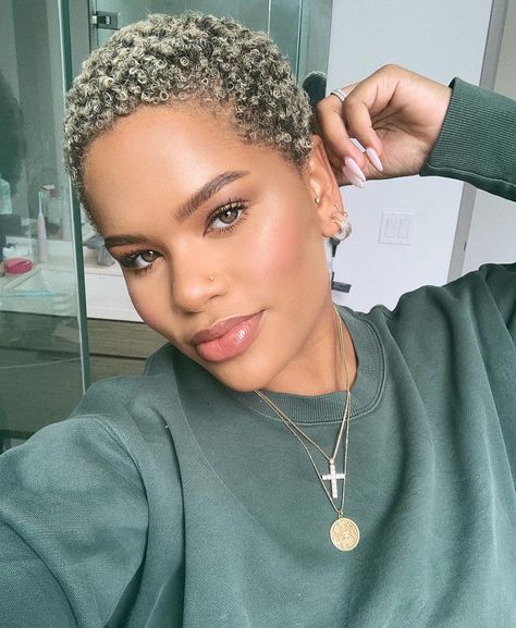 Low Haircuts, Low Cut Hairstyles, Short Bleached Hair, Short Curly Afro, Women Haircut, Blonde Natural Hair, Short Natural Haircuts, Curly Afro Wig, Natural Hair Short Cuts