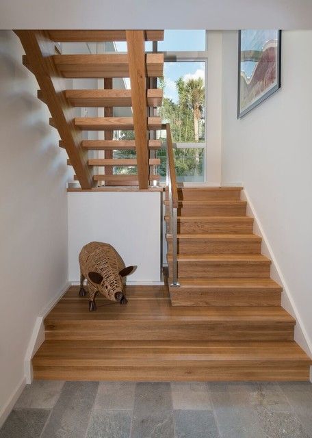 Double Wood Stringer - Contemporary - Staircase - Miami - by Feil Inc. Wood Flooring & Stairs | Houzz Cambridge House, Contemporary Staircase, Wood Railing, Floating Stairs, Interior Minimalista, Penthouse Apartment, Modern Staircase, Ultra Modern, Staircase Design