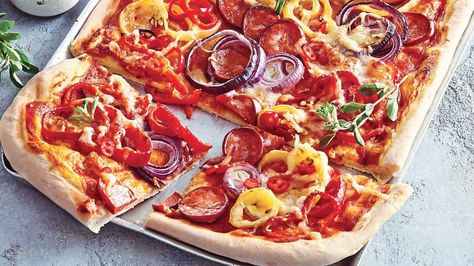 Spicy Pepperoni & Sweet Pepper Pizza Recipe Is Better Than Takeout + Perfect for a Crowd Fruit Tart Recipe Mini, Easy Homemade Marinara Sauce, Pepper Pizza, Kielbasa And Cabbage, Rice Cereal Treats, Homemade Marinara Sauce, Fruit Tart Recipe, Mini Sweet Peppers, Mozzarella Recipes