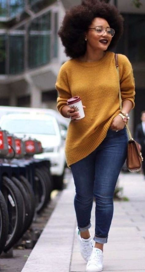 Mustard Jumper Outfit, What To Wear To Brunch In Spring, Relax Outfits Women, Relaxed Fit Jeans Women Outfits, Grown And Classy Outfit Women, Mustard Outfit Ideas, Mustard Jumper, Plus Size Outfits Casual, Stylish Black Women