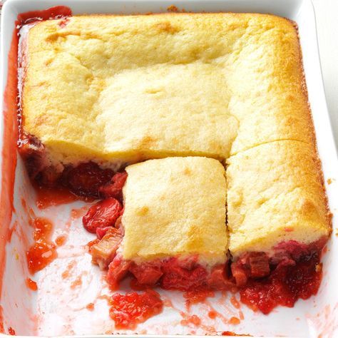 Strawberry-Rhubarb Flip Cake Recipe -My friend Dave always brought two strawberry rhubarb cakes to work to celebrate his birthday. He’d use up rhubarb growing in the yard and treat his co-workers. —Charlene Schwartz, Maple Plain, Minnesota Office Potluck Recipes, Strawberry Rhubarb Cake, Rhubarb Cake Recipes, Rhubarb Upside Down Cake, Easter Baking Recipes, Potluck Desserts, Rhubarb Cake, Rhubarb And Custard, Easter Baking