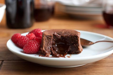 Boozy Chocolate Lava Cakes made with Cabernet Sauvignon. So delicious and so EASY to make! The perfect dessert for any chocolate lover! #spon Chocolate Lava Cakes, Boozy Chocolate, Cranberry Almond, Chocolate Lava, Warm Cake, Chocolate Lava Cake, Lava Cake, Gingerbread Cake, Clotted Cream