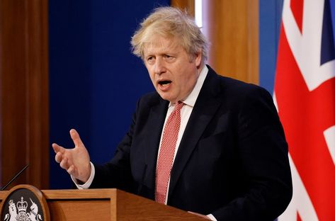 Johnson hits five banks and three Putin ‘cronies’ with sanctions over Ukraine Dr Evans, Rigid Inflatable Boat, Ukraine Russian Conflict, British Government, Boris Johnson, British People, Winter Images, Pep Talks, Old People