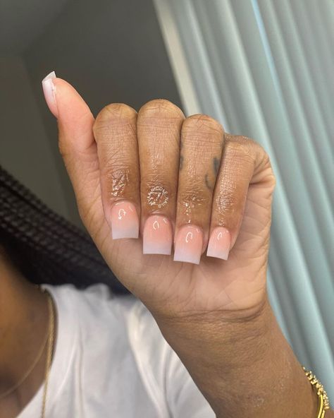 Square Short Ombre Nails, Cute Short Ombre Nails, Short Ombre Nails Square With Glitter, Cute Ombre Nails Short, Short Ombré Acrylic Nails, Short Acrylic Ombre Nails, Ombre Short Nails Acrylic, Summer Ombre Nails Short, Short Nail Ombre