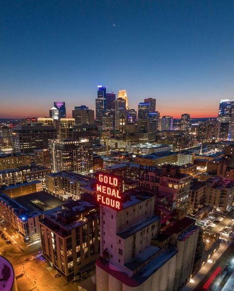 Will Wright on Instagram: "Venus and Jupiter above the Minneapolis skyline ✨" Venus And Jupiter, Midwest Gothic, Minnesota Photography, Minneapolis Skyline, Photographer Inspiration, Location Photography, Minneapolis, Minnesota, Architecture