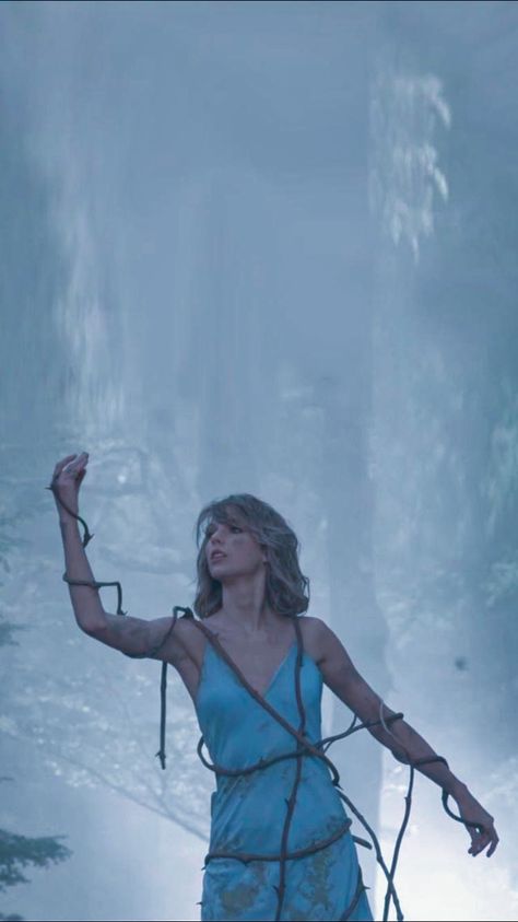 Taylor Swift Music Videos, Taylor Swift Tour Outfits, Taylor Swift Music, Out Of The Woods, Taylor S, Taylor Swift 1989, Red Taylor, Bad Blood, Taylor Swift Wallpaper