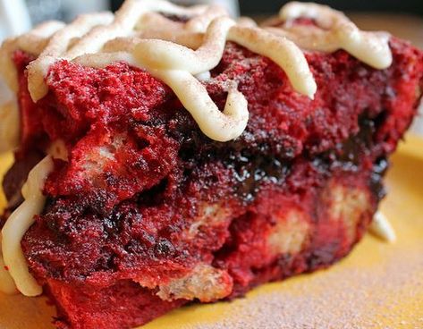 Red Velvet Bread Pudding - Rich, decadent, chocolate (red velvet is just cocoa powder, anyway), and wait- easy to make?! This slow cooker recipe is everything I love about dessert. Breakfast Ideas For Boyfriend, Red Velvet Bread, Bread Pudding Crock Pot, Chocolate Bread Pudding, Crockpot Dessert Recipes, Slow Cooker Recipes Dessert, Crock Pot Desserts, Slow Cooker Desserts, Crock Pot Slow Cooker