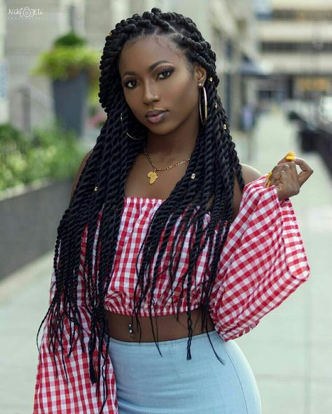 Hairstyles Braid, Afrikaanse Mode, Twist Braid Hairstyles, Senegalese Twist, Crochet Braids Hairstyles, Girls Braids, African American Hairstyles, American Woman, Long Braids