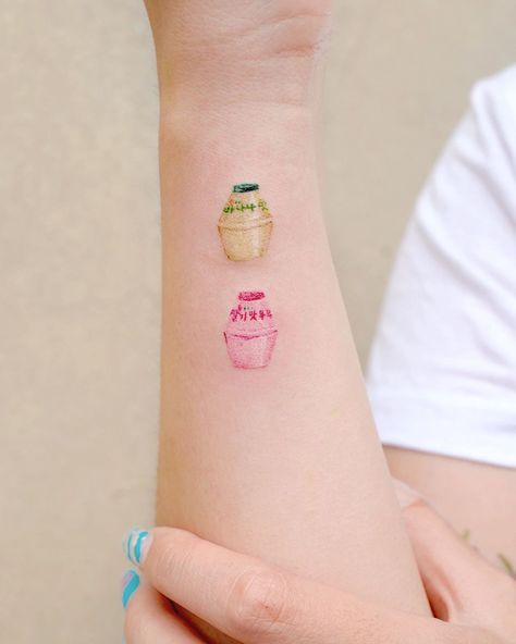 Milk Tattoo, Realistic Tattoo Ideas, Milk Strawberry, Stunning Tattoos, Petite Tattoos, Cute Tiny Tattoos, Realistic Tattoo, Banana Milk, Strawberry Milk