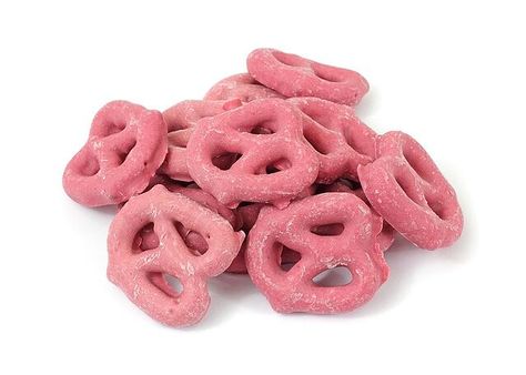 Hard Pretzels, Powdered Sugar Substitute, Yogurt Pretzels, Yogurt Covered Pretzels, Raspberry Yogurt, Yogurt Bark, Pretzel Dip, Healthy Yogurt, Healthy Gift