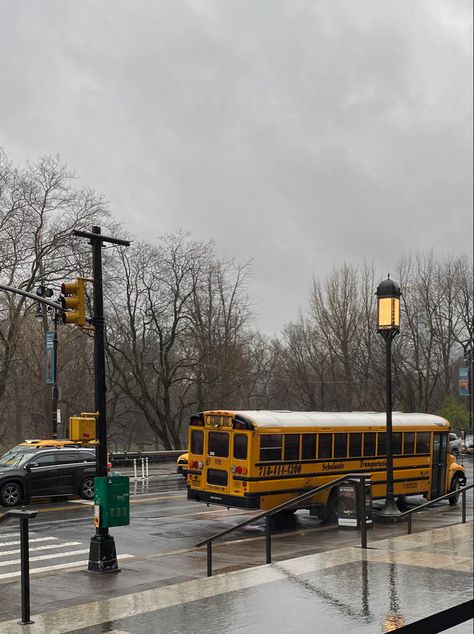 New york city, new york, school bus, rain, fall, aesthetic, downtown girl New York School Aesthetic, Rain Fall Aesthetic, Aesthetic Downtown Girl, Romanticized Life, Aesthetic Downtown, Rain Fall, City Lights At Night, College Freshman, Teacher's Pet