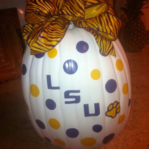 Lsu Pumpkin Painting, 4h Crafts, Paint Pumpkin, Decorating Pumpkins, Pumpkin Carving Contest, Halloween Things, Lsu Football, Painted Pumpkin, Tiger Football