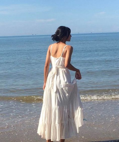 White Maxi Skirt Outfit, Goa Outfits, Beach Photo Shoot, Beach Photo Inspiration, Cute Birthday Pictures, White Maxi Skirts, Maxi Skirt Outfits, Creative Instagram Photo Ideas, Beach Photo