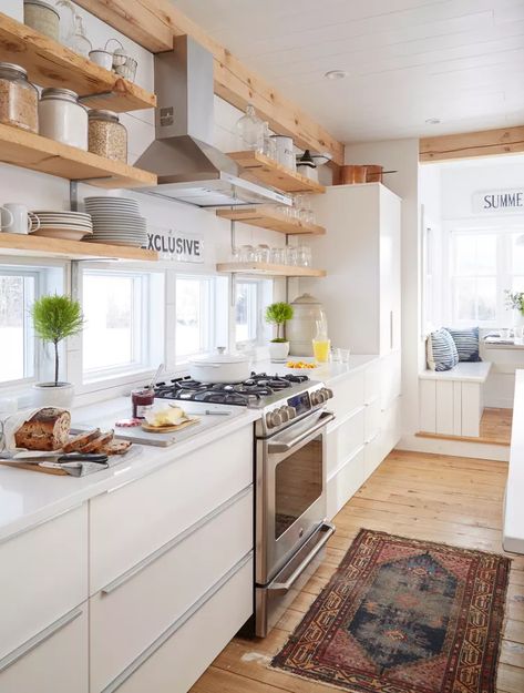 Galley Kitchen Layout Floor Plans, Rustic Galley Kitchen, Long Narrow Kitchen Layout, Narrow Kitchen Layout, White Galley Kitchen, Galley Kitchen Ideas, Long Narrow Kitchen, Galley Kitchen Layout, Small Galley Kitchen