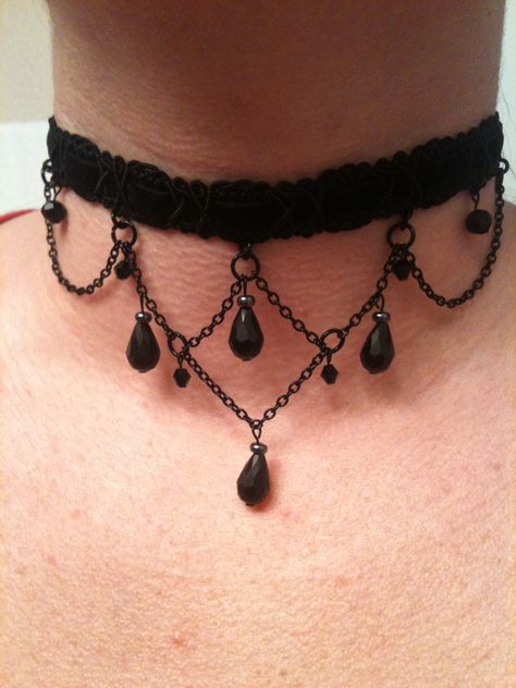 Gothic Chokers Collars, Diy Goth Choker, Gothic Necklace Victorian, Gothic Necklace Diy, Black Gothic Necklace, Goth Jewelry Diy, Chocker Neckless, Gothic Accessories Jewellery, Grunge Chokers