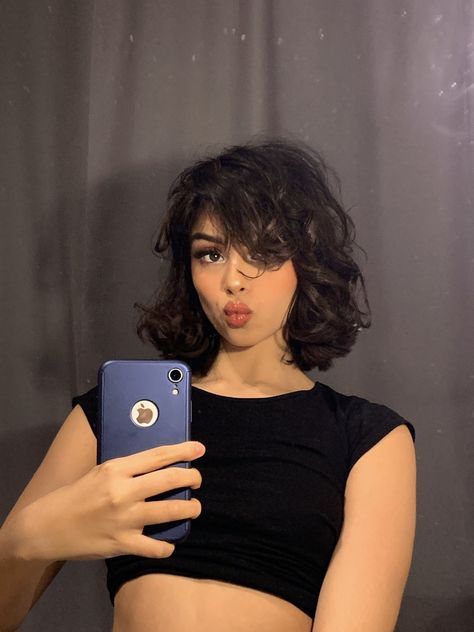 Black Wavy Hair, Edgy Pixie Cuts, Edgy Pixie, Latest Haircuts, Hair Inspiration Short, Short Curls, Black Curly Hair, Shot Hair Styles, Short Wavy Hair