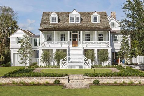 Charming historical beach cottage on Sullivans Island, South Carolina Rustic Nautical Decor, Beach Cottage Exterior, Beach Chic Decor, Southern Porches, Sullivans Island, Beach House Exterior, Beach Haven, Charleston Homes, Cottage Exterior