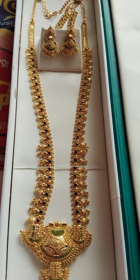 Jewelry Patterns Gold Necklace, Jewelry Patterns Gold, Gold Necklace Long, Long Haram, Gold Jewels Design, Neck Pieces Jewelry, New Gold Jewellery Designs, Gold Earrings Models, Pearl Jewelry Design