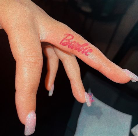 Black Barbie Tattoo, Nicki Minaj Tattoo Ideas, Nicki Minaj Tattoo, Boss Lifestyle, Barbie Tattoo, Tattoos Pretty, Meaningful Tattoo Quotes, Hand Tattoos For Girls, Pretty Tattoos For Women