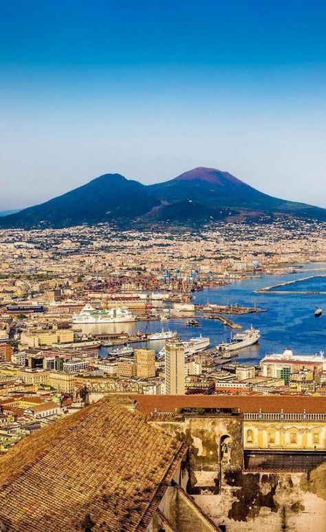 10 Things You Must See In Naples, Italy Italy Campania, Mount Vesuvius, Napoli Italy, Campania Italy, Scenic Pictures, Photographer Inspiration, Evening Light, Naples Italy, Visit Italy