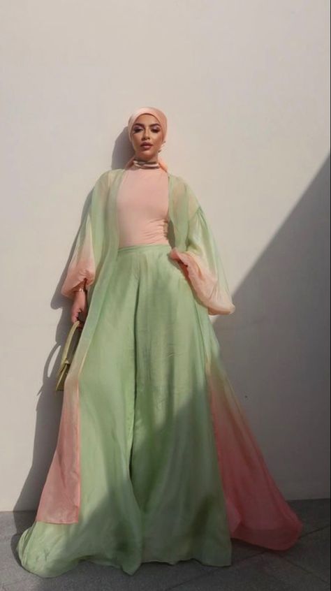 Summer Wear Hijab, Unique Eid Outfits, Modest High Fashion, Arab Fashion Modern, Hijabi Casual Outfits, Summer Abaya, Modest Muslim Fashion, Luxury Abaya, Islamic Modest Fashion