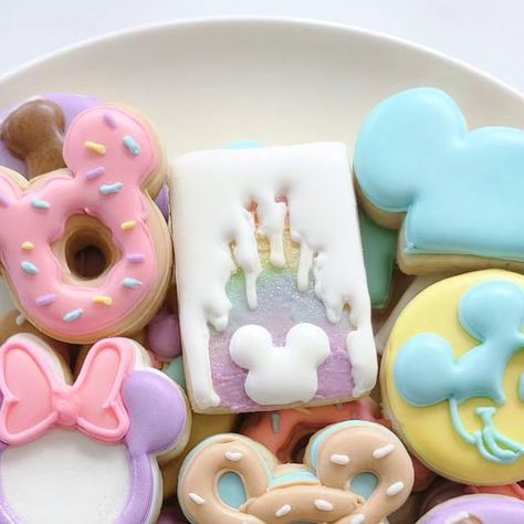 Made these cookies for my bestie for her road trip to Disney World ✨🐭🥨🍦🍩🏰 | Instagram Disney World Cookies, Disney World Instagram, Disney Road Trip, For My Bestie, Trip To Disney World, Disney Cookies, Themed Cookies, World Party, Disney Colors