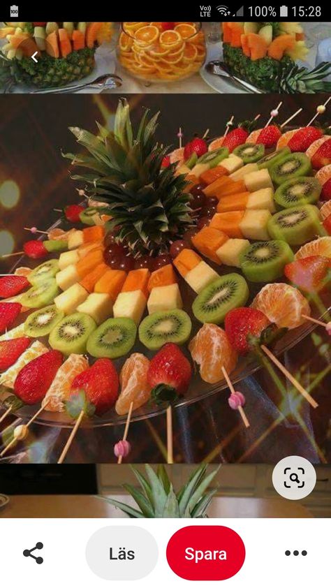 Fruit Tray Designs, Fruit Platter Ideas Party, Brunch Catering, Edible Fruit Arrangements, Amazing Food Platters, Fruit Kebabs, Fruit Trays, Fruit Creations, Fruit Platter Designs