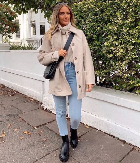 www.linzi.com on Instagram: “Your fave winter boot just got a whole lot more irresistible ❗️SHOP RADIANT for 29% OFF at just £25 NOW in our CYBER MONDAY SALE…” Outfit Sobrecamisa Beige, Beige Winter Outfit, Mode Dope, Shacket Outfit, Trendy Outfit Inspo, Outfit 2022, Chic Casual, Casual Winter Outfits, Autumn Outfit