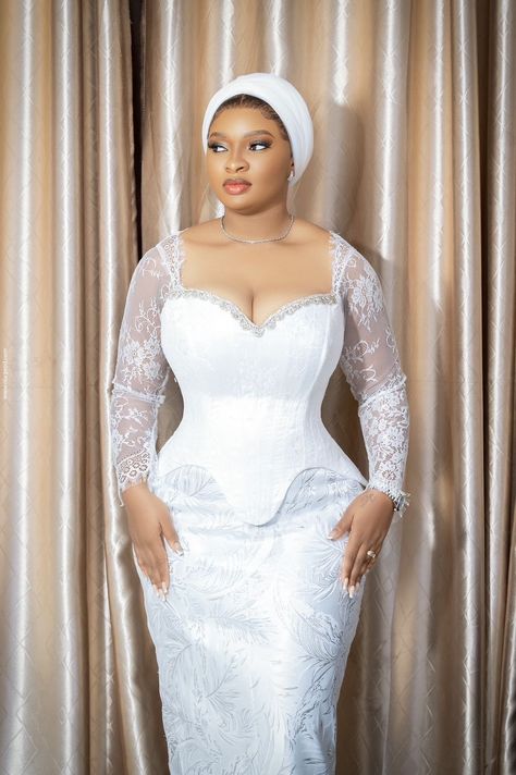 White Aso Ebi Styles Lace, White Brocade Asoebi Styles, White Asoebi Styles, White Ankara Lace Dress Styles, White Lace Gown Styles Aso Ebi, Chantilly Lace Styles, White Asoebi Lace Styles, White Lace Dress Styles Nigerian, White Lace Corset Dress