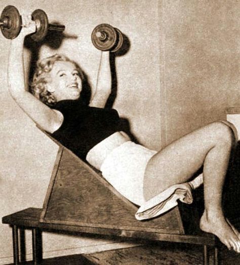 Marilyn Monroe Holiday Workout, Candle In The Wind, Joe Dimaggio, Marilyn Monroe Photos, Norma Jean, Norma Jeane, Marilyn Monroe, Old Hollywood, American Actress