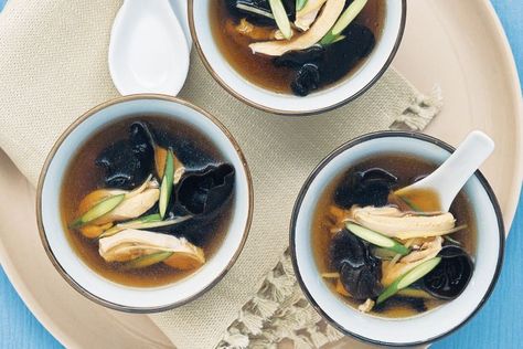 Chicken and wood ear mushroom soup Wood Ear Mushroom, Chicken And Mushroom Soup, Asian Feast, Ear Mushroom, Wild Mushroom Recipes, Chinese Soups, Mushroom Soup Recipe, Mushroom Appetizers, Chicken And Mushroom