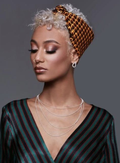 Bandana Hairstyles Short, Short Scarf, Headwrap Hairstyles, Head Wrap Styles, Head Scarf Styles, Pelo Afro, Hair Care Products Professional, Penteado Cabelo Curto, Bandana Hairstyles